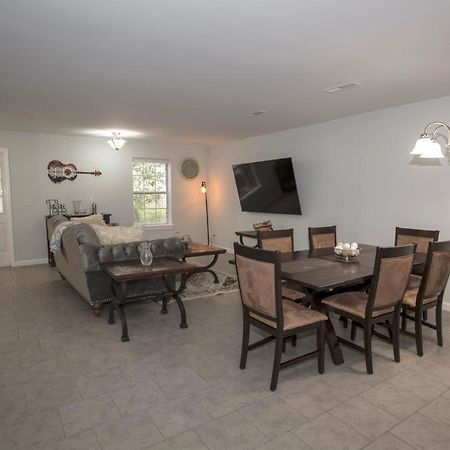 Elegant 3 Bedroom Apt With Free Parking And Balcony Nashville Dış mekan fotoğraf